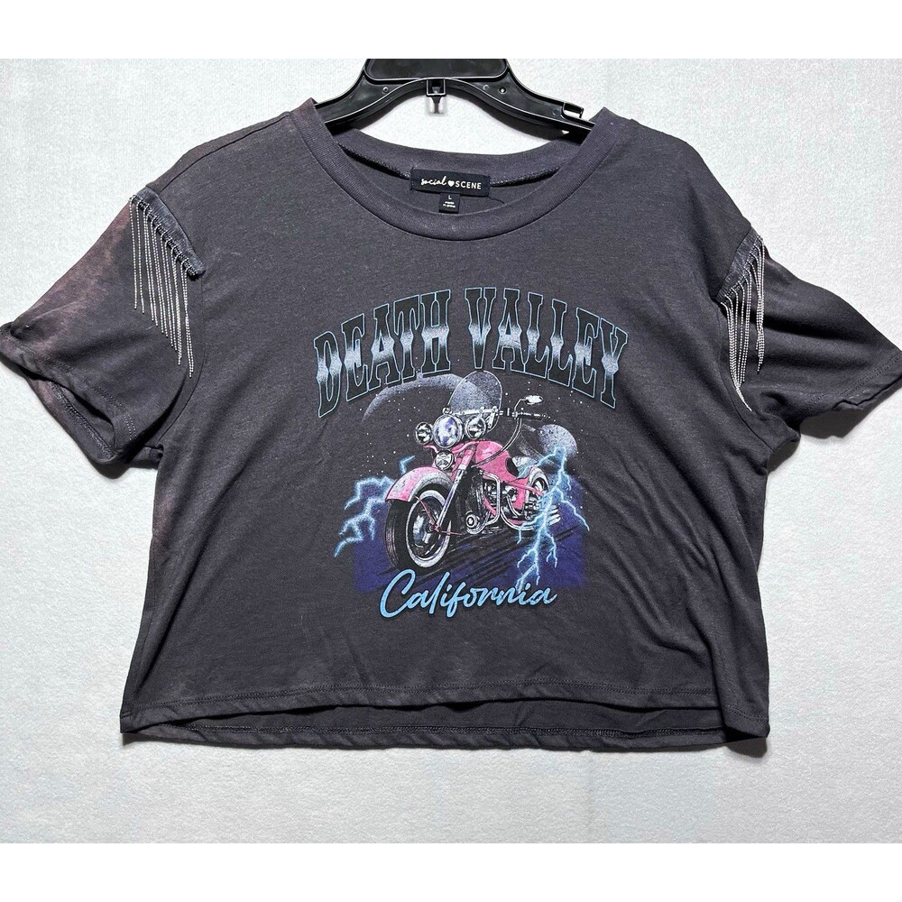 Social Scene Women’s L Gray Graphic Print Cropped Crew Neck Fringe Sleeve Tee